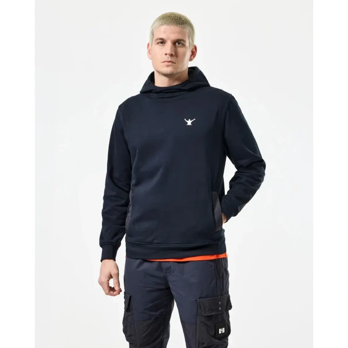 Weekend Offender Botnen Leo Gregory duks teget-1