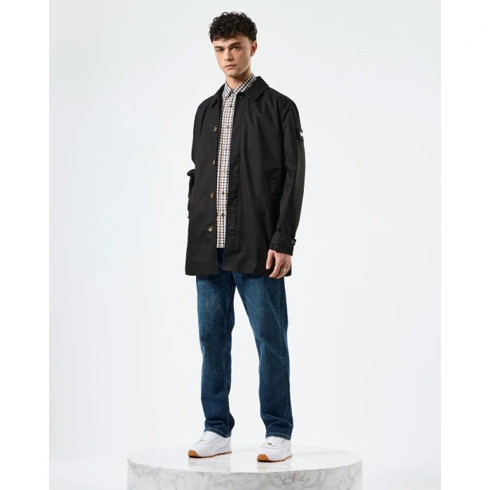 Weekend Offender Whitehouse kaput crni