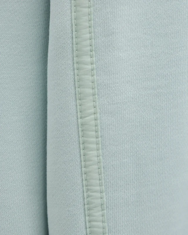 Weekend Offender Thunder duks sea spray